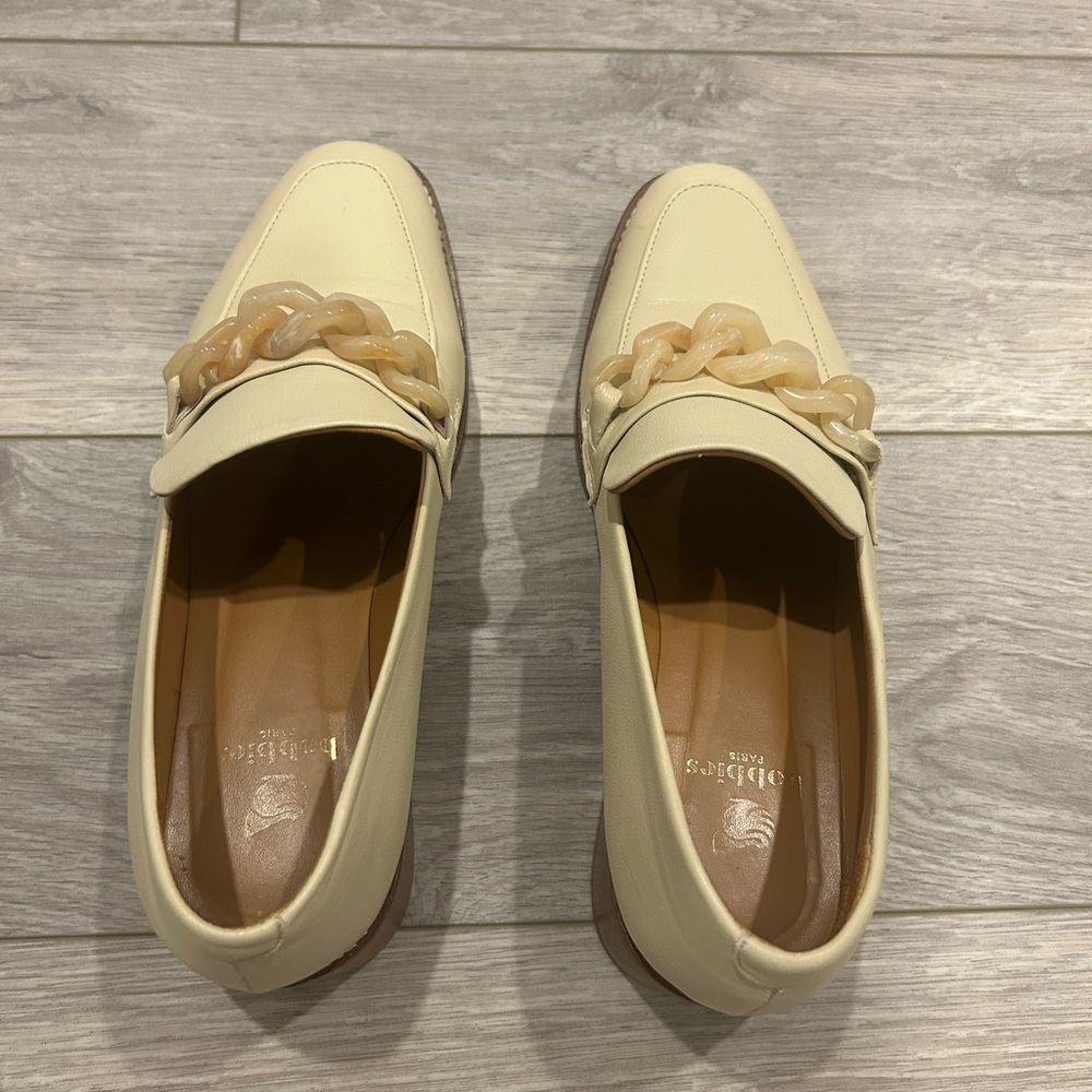 Bobbie’s Esther Cream Loafers with Chain Detail EUR 39